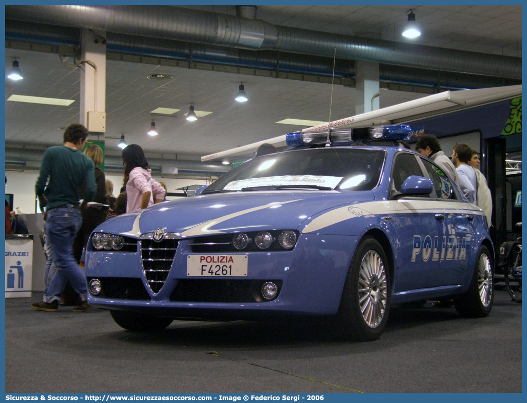 Polizia F4261
Polizia di Stato 
Squadra Volante
Alfa Romeo 159
Parole chiave: PS;P.S.;Polizia;di;Stato;Pubblica;Sicurezza;Squadra;Volante;Alfa;Romeo;159