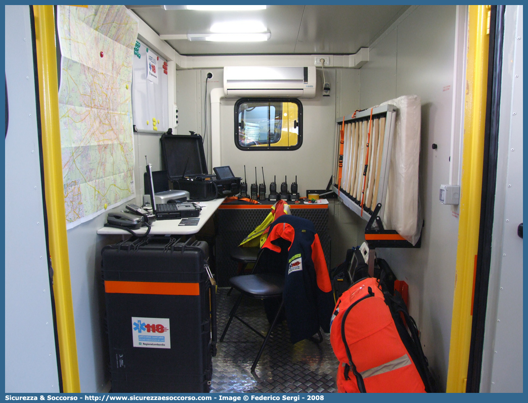 -
118 Milano
Container
Parole chiave: 118;AREU;A.R.E.U.;S.S.U.Em.;SSUEm;Lombardia;Milano;Ambulanza;Container;USGE;U.S.G.E.;Grandi Emergenze;Maxiemergenza;Maxiemergenze;Maxi Emergenza;Maxi Emergenze