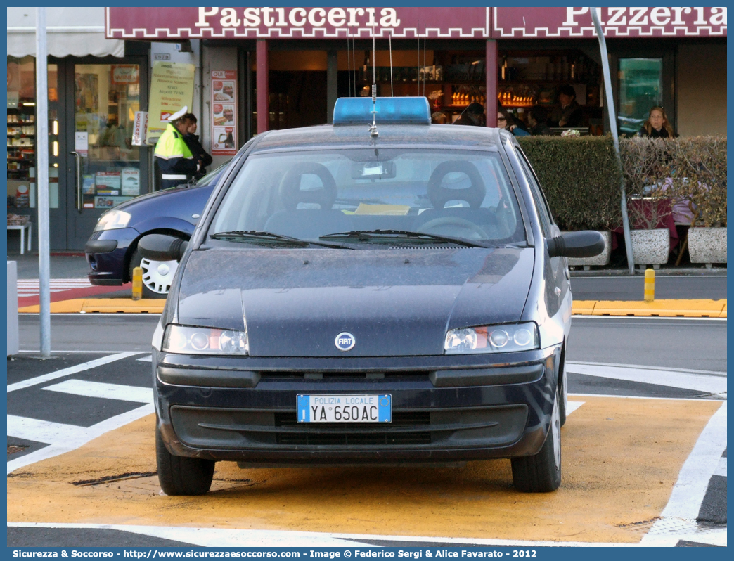 Polizia Locale YA650AC
Polizia Locale
Comune di Venezia
Fiat Punto II serie
Allestitore Orlandi S.r.l.
Parole chiave: Polizia;Locale;Municipale;Venezia;Fiat;Punto;YA650AC;YA 650 AC;Orlandi