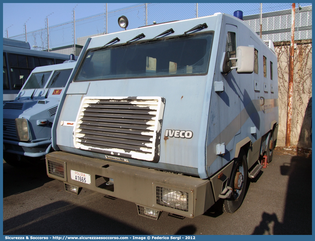 Polizia A1665
Polizia di Stato
Reparto Mobile
Iveco EuroCargo 80E15
Allestitore Boneschi-Sirmac
Parole chiave: Polizia di Stato;Polizia;PS;Iveco;EuroCargo 80E15;Boneschi;Sirmac;A1665