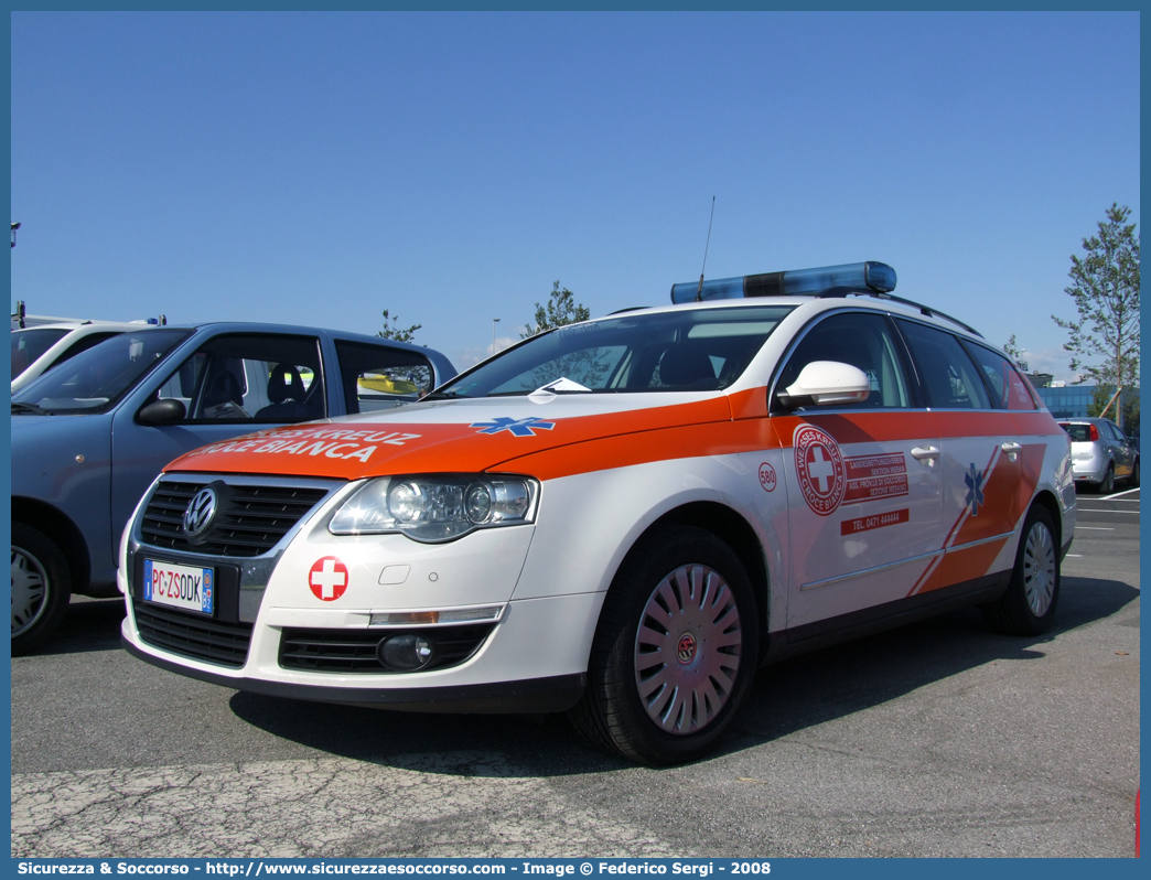 580 (WK 229)
Croce Bianca - Weisses Kreuz
Sezione di Merano - Sektion Meran
Volkswagen Passat Variant IV serie
Parole chiave: Croce Bianca;Weisses Kreuz;WK;Sezione;Merano;Sektion;Meran;Volkswagen;Passat;Variant;PCZS0DK