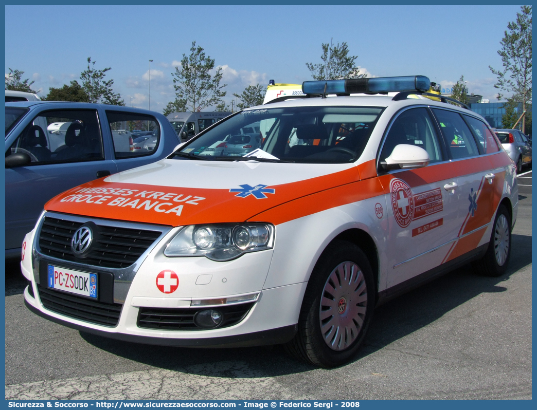 580 (WK 229)
Croce Bianca - Weisses Kreuz
Sezione di Merano - Sektion Meran
Volkswagen Passat Variant IV serie
Parole chiave: Croce Bianca;Weisses Kreuz;WK;Sezione;Merano;Sektion;Meran;Volkswagen;Passat;Variant;PCZS0DK