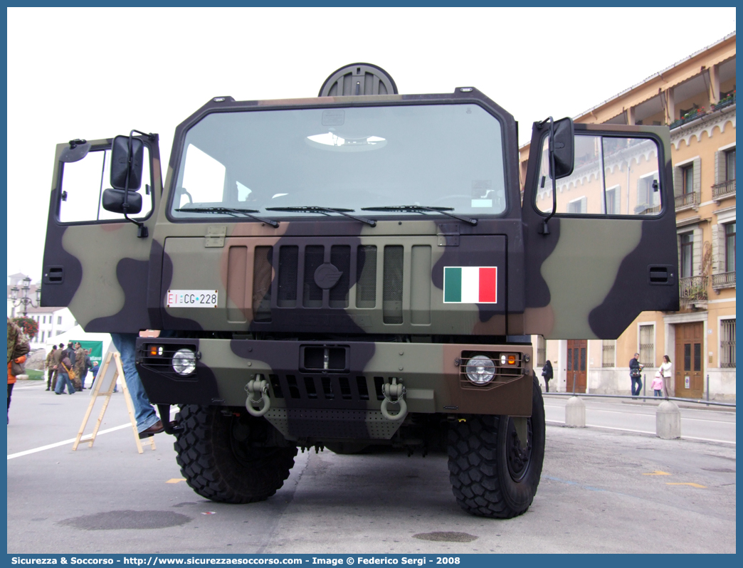 EI CG228
Esercito Italiano
Astra SMH 66.45 TA 6x6
Parole chiave: EI;E.I.;Esercito;Italiano;Mezzi da Cantiere;Trasporto Materiali;Supporto Logistico;Astra;SMH66.45 TA;CG228