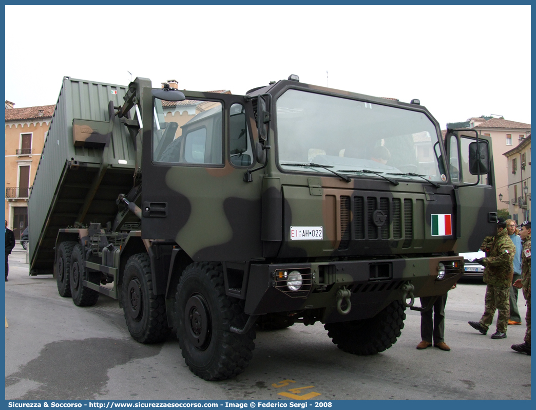 EI AH022
Esercito Italiano
Astra SMR 88.42 8X8
Parole chiave: EI;E.I.;Esercito;Italiano;Mezzi da Cantiere;Trasporto Materiali;Supporto Logistico;Astra;SM88.42