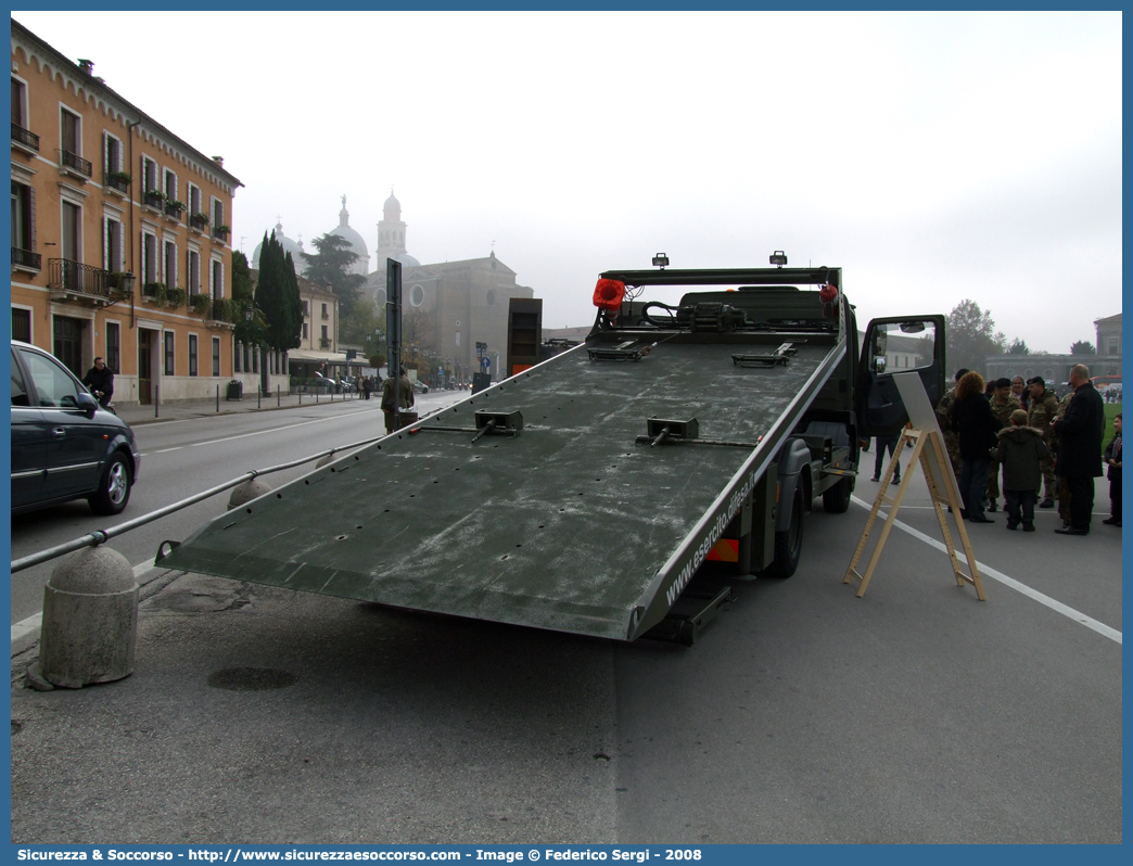 EI CH757
Esercito Italiano
Mercedes Benz Atego II serie restyling
Parole chiave: EI;E.I.;Esercito;Italiano;Mezzi da Cantiere;Trasporto Materiali;Supporto Logistico;Mercedes Benz;Atego II serie;CH757