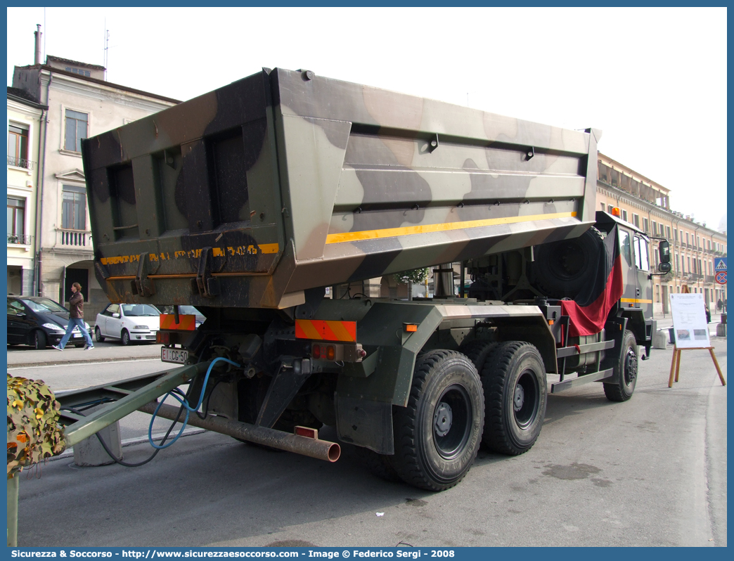 EI CG506
Esercito Italiano
Astra SMH 66.45 6X6 AMT
Parole chiave: EI;E.I.;Esercito;Italiano;Mezzi da Cantiere;Trasporto Materiali;Supporto Logistico;Astra;SMH66.45 AMT;CG506