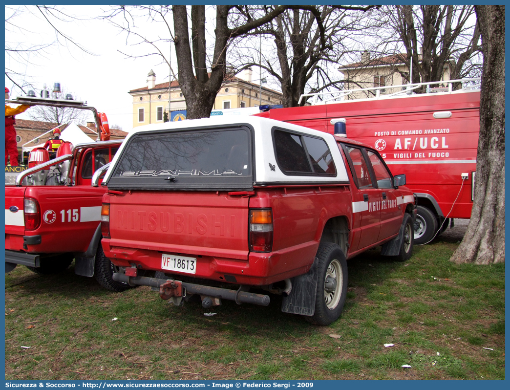 VF 18613
Corpo Nazionale Vigili del Fuoco
Mitsubishi L200 II serie
Parole chiave: VVF;V.V.F.;Corpo;Nazionale;Vigili;del;Fuoco;Vigili;Mitsubishi;L200