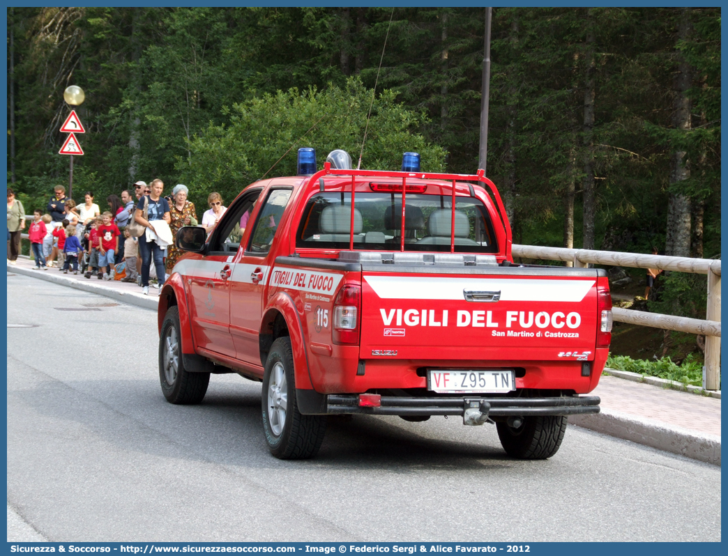 VF Z95TN
Corpo Volontario Vigili del Fuoco San Martino di Castrozza
Isuzu D-Max I serie
Parole chiave: VF;V.F.;Vigili del Fuoco;Vigili;Fuoco;Volontari;San Martino di Castrozza;Isuzu;D-Max II serie;Z95TN