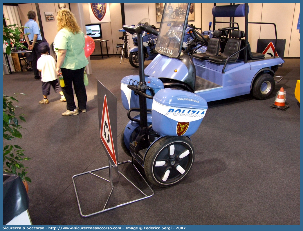 -
Polizia di Stato
Polizia Ferroviaria
Segway I2 Police
Parole chiave: Polizia;Stato;Polizia di Stato;Ferroviaria;Polfer;Segway;I2 Police