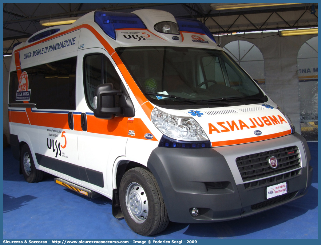 -
SUEM 118 Vicenza
Azienda ULSS 8 - Berica
Fiat Ducato III serie
Allestitore Aricar S.p.A.
Parole chiave: 118;SUEM;S.U.E.M.;Ovest;Vicentino;Vicenza;Ambulanza;Fiat;Ducato;Aricar