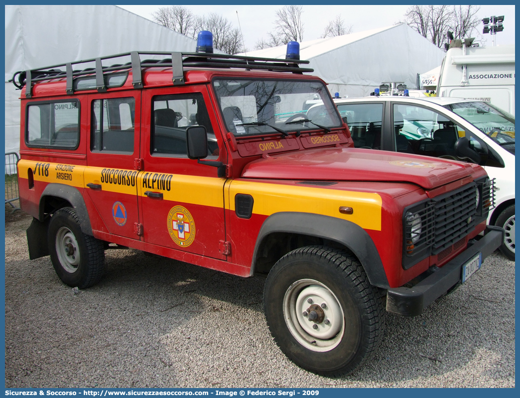 -
Corpo Nazionale
Soccorso Alpino e Speleologico
Delegazione Alpina
XI Prealpi Venete
Stazione di Arsiero
Land Rover Defender 110
Parole chiave: CNSAS;C.N.S.A.S.;Corpo;Nazionale;Soccorso;Alpino;Speleologico;Veneto;SASV;S.A.S.V.;Arsiero;Land Rover;Defender;110