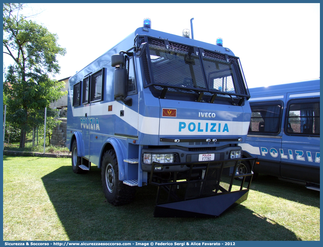 Polizia F7780
Polizia di Stato
Reparto Mobile
Iveco EuroCargo ML100E21 4x4
Allestitore Sperotto S.p.A.
Parole chiave: PS;P.S.;Polizia;di;Stato;Reparto;Mobile;Ordine;Pubblico;Iveco;EuroCargo;ML100E21;Sperotto