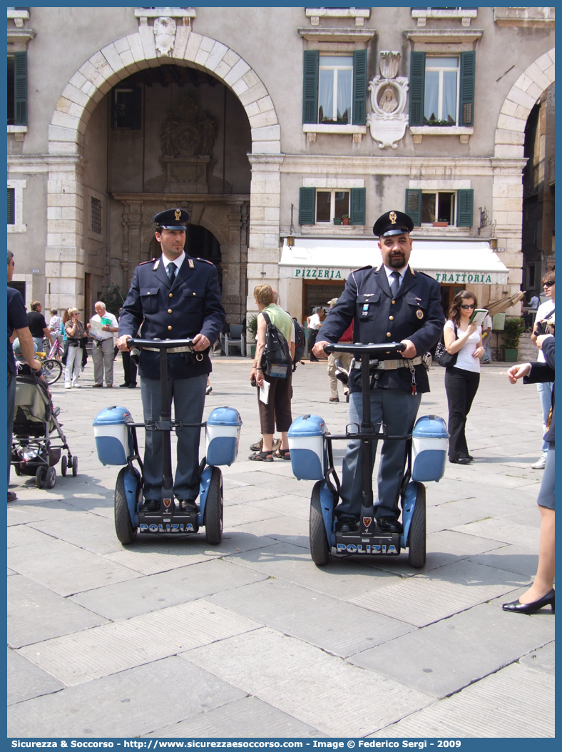 -
Polizia di Stato
Polizia Ferroviaria
Segway I2 Police
Parole chiave: Polizia;Stato;Polizia di Stato;Ferroviaria;Polfer;Segway;I2 Police