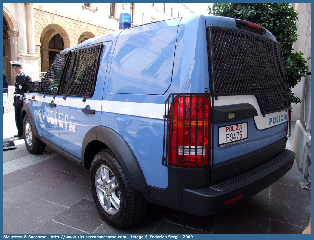 Polizia F9475
Polizia di Stato
Reparto Mobile
Land Rover Discovery 3
Allestitore Carrozzeria Marazzi S.p.A.
Parole chiave: F9475;PS;P.S.;Polizia di Stato;Reparto;Mobile;Ordine;Pubblico;Land Rover;Discovery;3;Marazzi