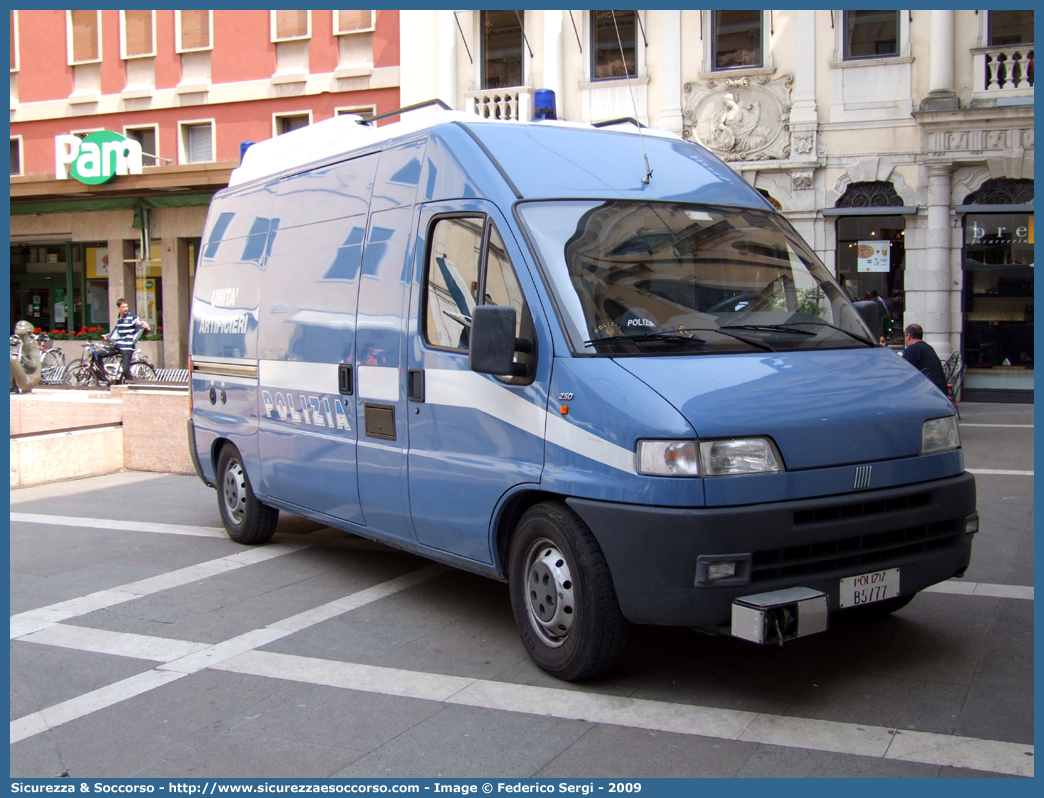 Polizia B5777
Polizia di Stato
Artificieri Antisabotaggio
Fiat Ducato II serie
Parole chiave: B5777;PS;P.S.;Polizia;Stato;Polizia di Stato;Artificieri;Antisabotaggio;Fiat;Ducato