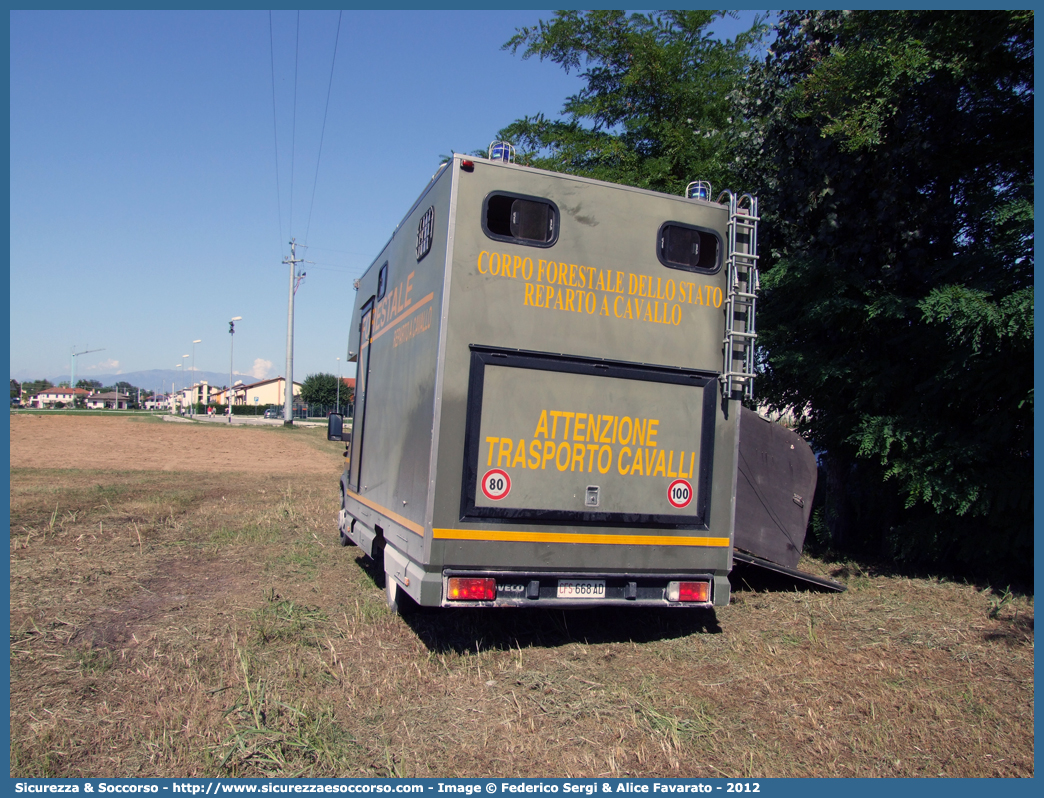 CFS 668AD
Corpo Forestale dello Stato
Reparto a Cavallo
Iveco Daily 50C15 III serie
Parole chiave: Corpo;Forestale;Stato;Corpo Forestale dello Stato;CFS;C.F.S.;Reparto a Cavallo;Cavallo;Ippomontato;Iveco;Daily;50C15