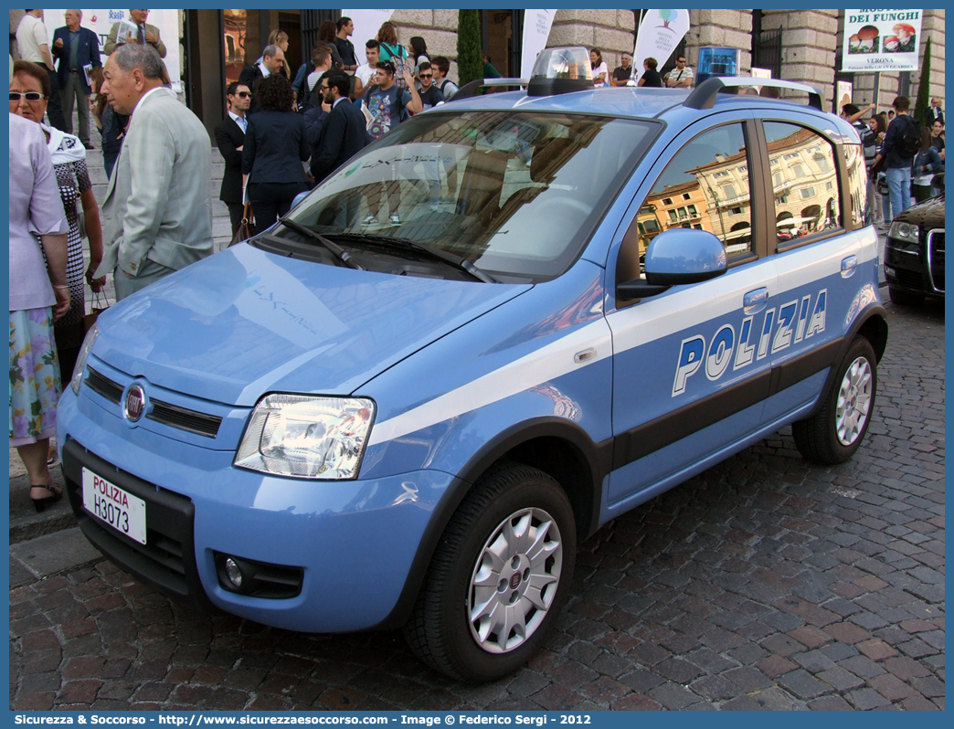 Polizia H3073
Polizia di Stato
Fiat Nuova Panda 4x4 I serie restyling
Parole chiave: PS;P.S.;Polizia;di;Stato;Polizia;Fiat;Nuova;Panda;4x4;H3073