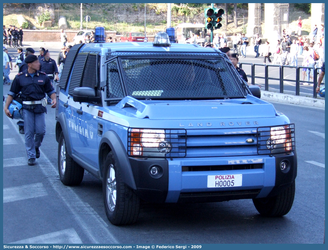 Polizia H0005
Polizia di Stato
Reparto Mobile
Land Rover Discovery 3
Allestitore Carrozzeria Marazzi S.p.A.
Parole chiave: H0005;PS;P.S.;Polizia di Stato;Reparto;Mobile;Ordine;Pubblico;Land Rover;Discovery;3;Marazzi