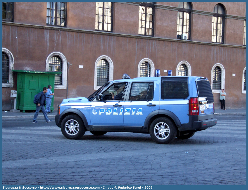 Polizia H0025
Polizia di Stato
Reparto Mobile
Land Rover Discovery 3
Allestitore Carrozzeria Marazzi S.p.A.
Parole chiave: H0025;PS;P.S.;Polizia di Stato;Reparto;Mobile;Ordine;Pubblico;Land Rover;Discovery;3;Marazzi