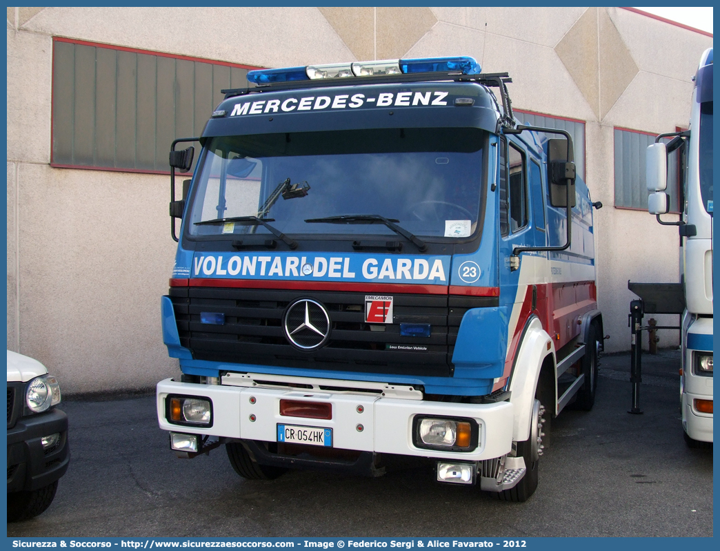 23
Volontari del Garda
Mercedes Benz 3538
Parole chiave: Volontari;Garda;Protezione;Civile;Mercedes Benz;3538