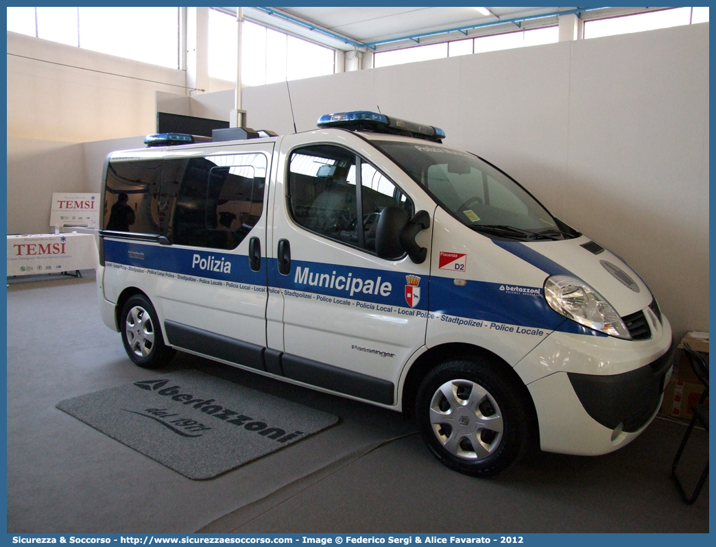 Polizia Locale YA306AH
Polizia Municipale
Comune di Piacenza
Renault Trafic III serie
Allestitore Bertazzoni S.r.l.
Parole chiave: Polizia;Locale;Municipale;Piacenza;Renault;Trafic;Bertazzoni;YA306AH;YA 306 AH