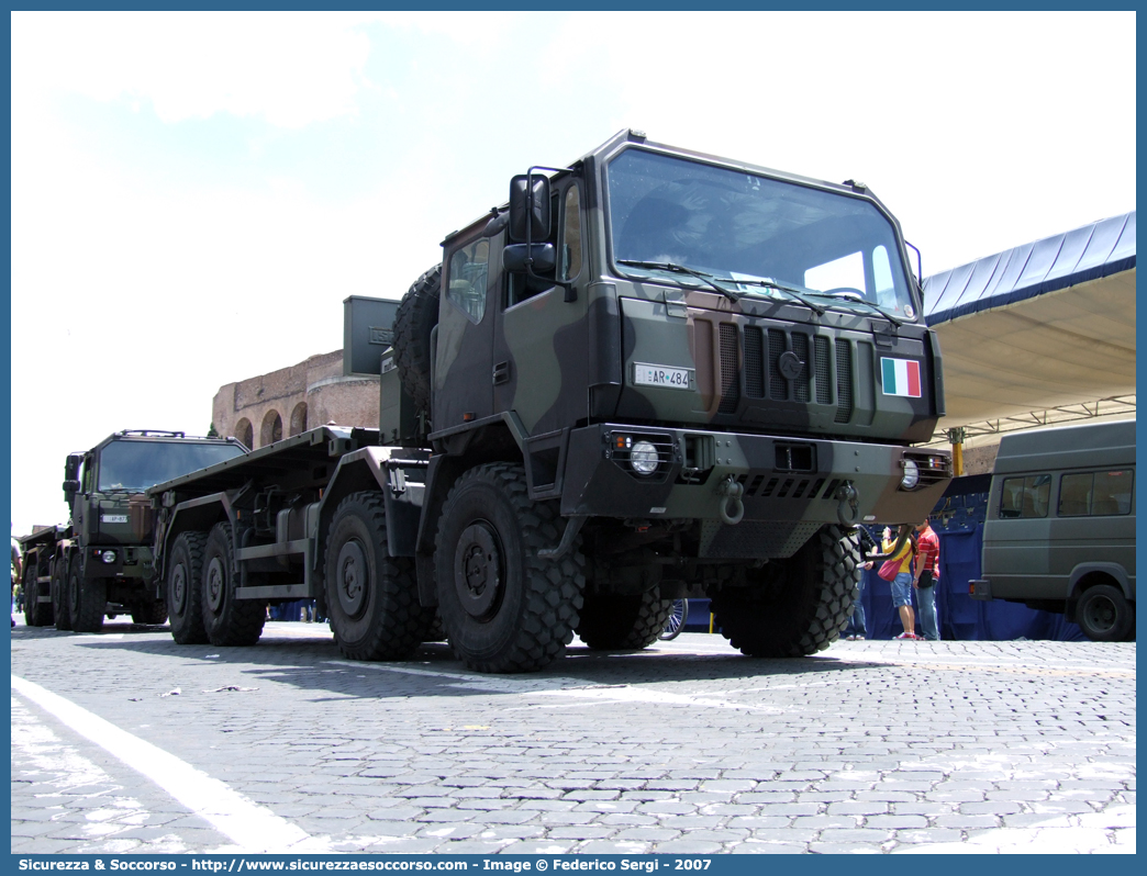 EI AR484
Esercito Italiano
Astra SMR 88.42 8X8
Parole chiave: EI;E.I.;Esercito;Italiano;Mezzi da Cantiere;Trasporto Materiali;Supporto Logistico;Astra;SM88.42