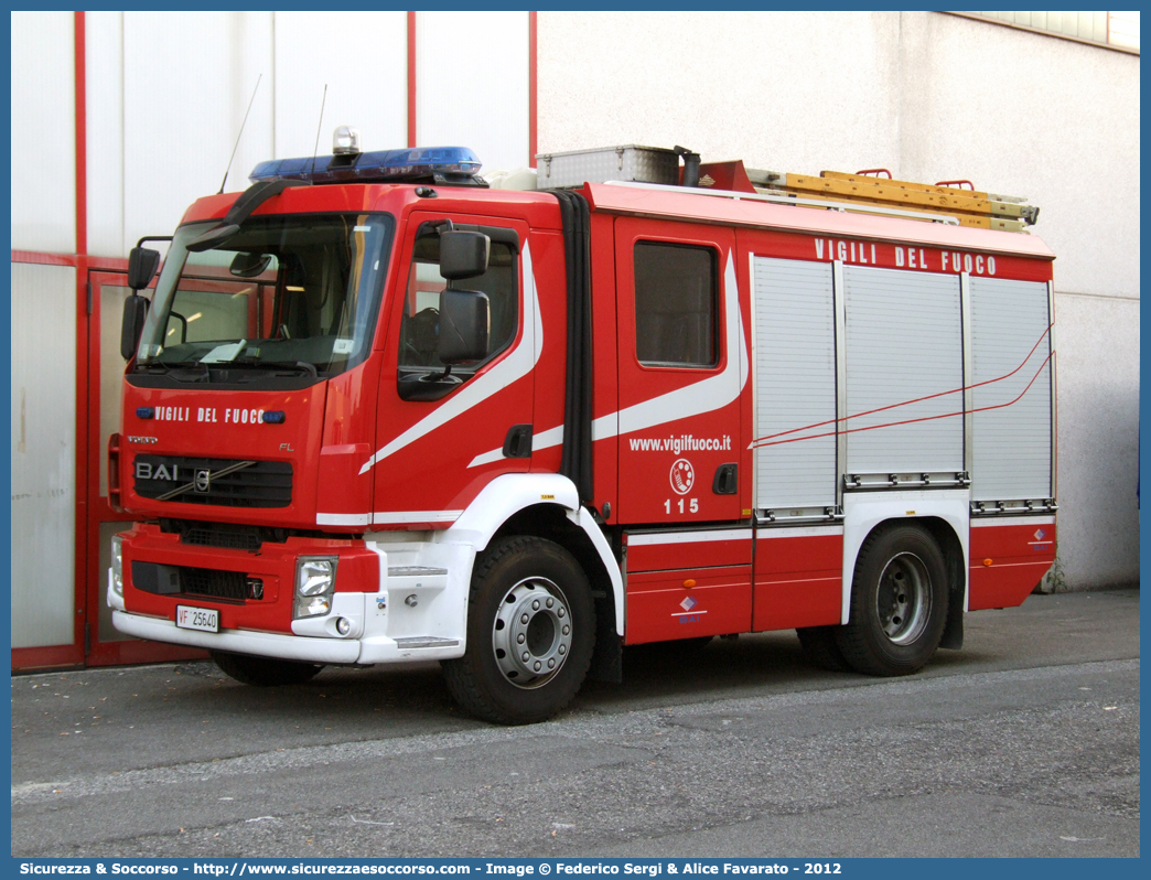 VF 25640
Corpo Nazionale Vigili del Fuoco
Volvo FL280/FL290 III serie
Allestitore BAI S.r.l.
Parole chiave: VVF;V.V.F.;Corpo;Nazionale;Vigili;del;Fuoco;APS;A.P.S.;AutoPompaSerbatoio;AutoPompa;Volvo;FL;280;290;FL280;FL290;BAI