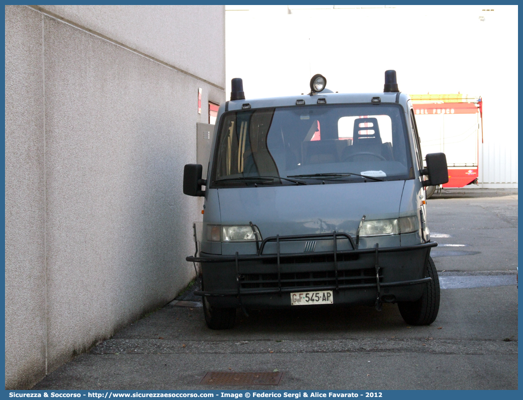 GdiF 545AP
Guardia di Finanza
Fiat Ducato II serie
A.T.P.I.
Allestitore Elevox S.r.l.
Parole chiave: GdiF;G.D.F.;GDF;Guardia di Finanza;Fiat;Ducato II serie;Blindato;Elevox;A.T.P.I.;Anti Terrorismo Pronto Impiego;545AP