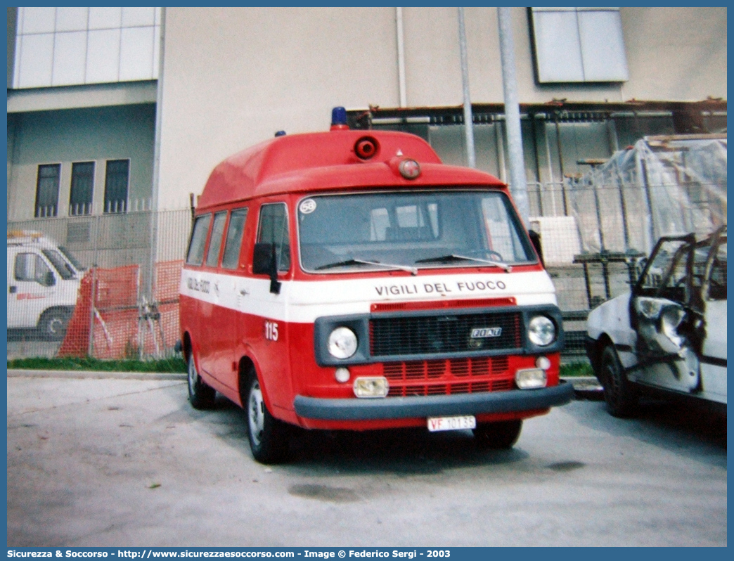 VF 10135
Corpo Nazionale Vigili del Fuoco
Servizio Sanitario
Fiat 238E
Parole chiave: VVF;V.V.F.;Corpo;Nazionale;Vigili;del;Fuoco;Fiat;238E;Servizio;Sanitario;Ambulanza