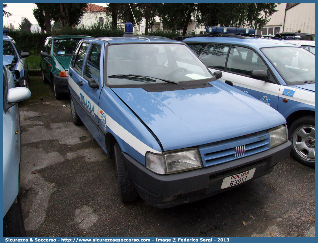 Polizia B3913
Polizia di Stato
Fiat Uno II serie
Parole chiave: Polizia di Stato;Polizia;PS;Fiat;Fiat;Uno;B3913