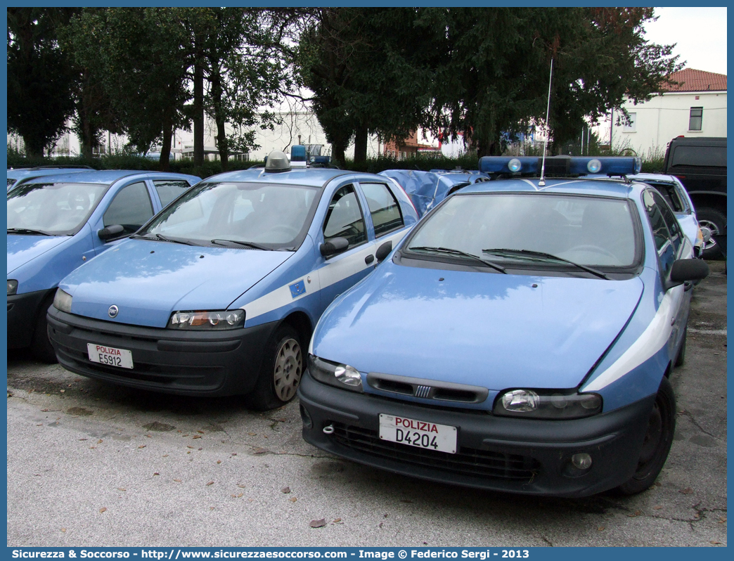 Polizia D4204
Polizia di Stato
Fiat Marea
Parole chiave: Polizia di Stato;Polizia;PS;Fiat;Marea