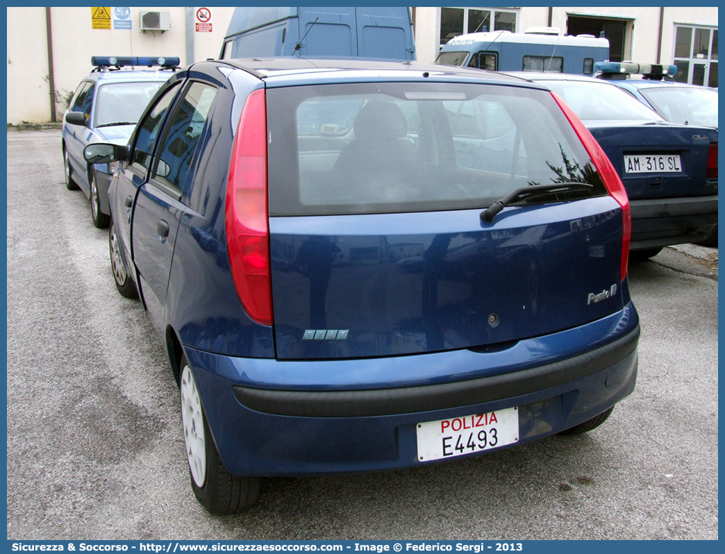 Polizia E4493
Polizia di Stato
Fiat Punto II serie
Parole chiave: Polizia di Stato;Polizia;PS;Fiat;Punto;E4493