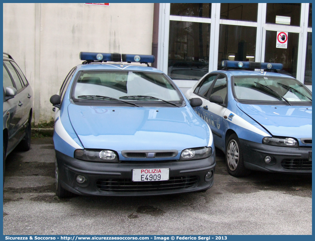 Polizia E4909
Polizia di Stato
Squadra Volante
Fiat Marea
Parole chiave: Polizia di Stato;Polizia;PS;Fiat;Marea;Squadra;Volante;Volanti;E4909