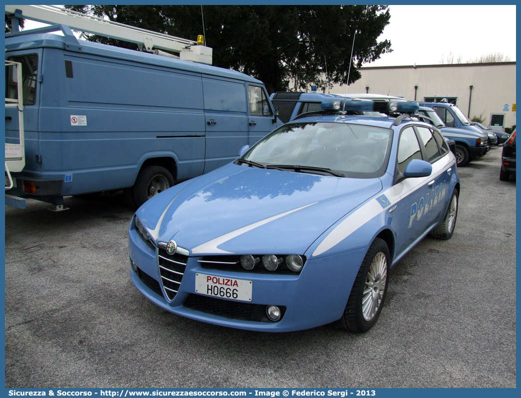 Polizia H0666
Polizia di Stato
Polizia Stradale
Alfa Romeo 159 Sportwagon
Parole chiave: Polizia di Stato;Polizia;PS;Polizia Stradale;Alfa Romeo;159 Sportwagon;H0666