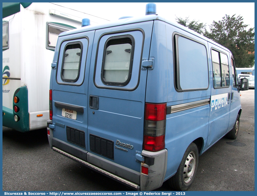 Polizia D2181
Polizia di Stato
Servizio Cinofili
Fiat Ducato II serie
Allestitore Elevox S.r.l.
Parole chiave: PS;P.S.;Polizia;di;Stato;Servizio;Cinofili;Unità;Cinofila;Cinofile;Fiat;Ducato;Elevox