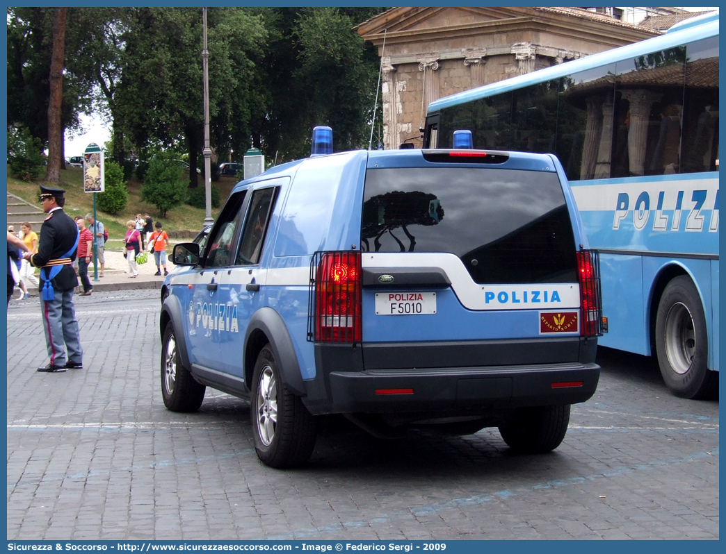 Polizia F5010
Polizia di Stato
Reparto Mobile
Land Rover Discovery 3
Allestitore Carrozzeria Marazzi S.p.A.
Parole chiave: F5010;PS;P.S.;Polizia di Stato;Reparto;Mobile;Ordine;Pubblico;Land Rover;Discovery;3