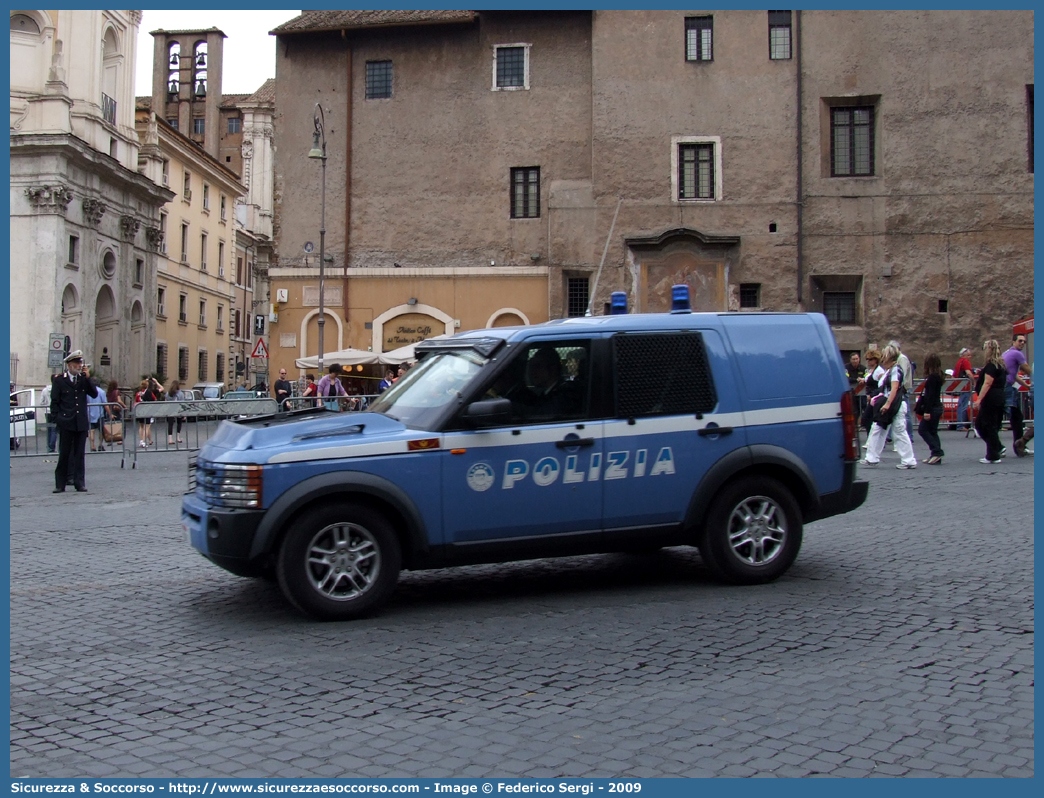 Polizia F9472
Polizia di Stato
Reparto Mobile
Land Rover Discovery 3
Allestitore Carrozzeria Marazzi S.p.A.
Parole chiave: F9472;PS;P.S.;Polizia di Stato;Reparto;Mobile;Ordine;Pubblico;Land Rover;Discovery;3