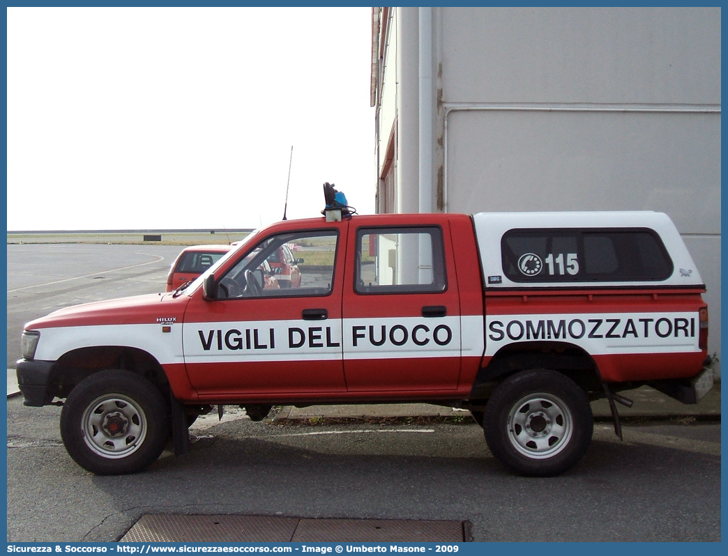 VF 19958
Corpo Nazionale Vigili del Fuoco
Nucleo Soccorso Subacqueo e Acquatico
Toyota Hilux V serie
Parole chiave: Corpo;Nazionale;Vigili del Fuoco;Vigili;Fuoco;Toyota;Hilux;NSSA;N.S.S.A.;Soccorso;Subacqueo;Acquatico;Sommozzatori;Subacquei