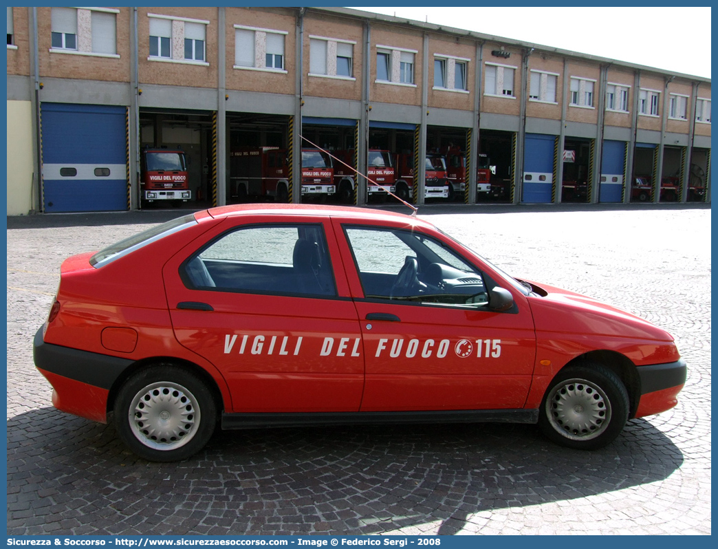 VF 20101
Corpo Nazionale Vigili del Fuoco
Alfa Romeo 146
Parole chiave: Corpo;Nazionale;Vigili del Fuoco;Vigili;Fuoco;Alfa;Romeo;146