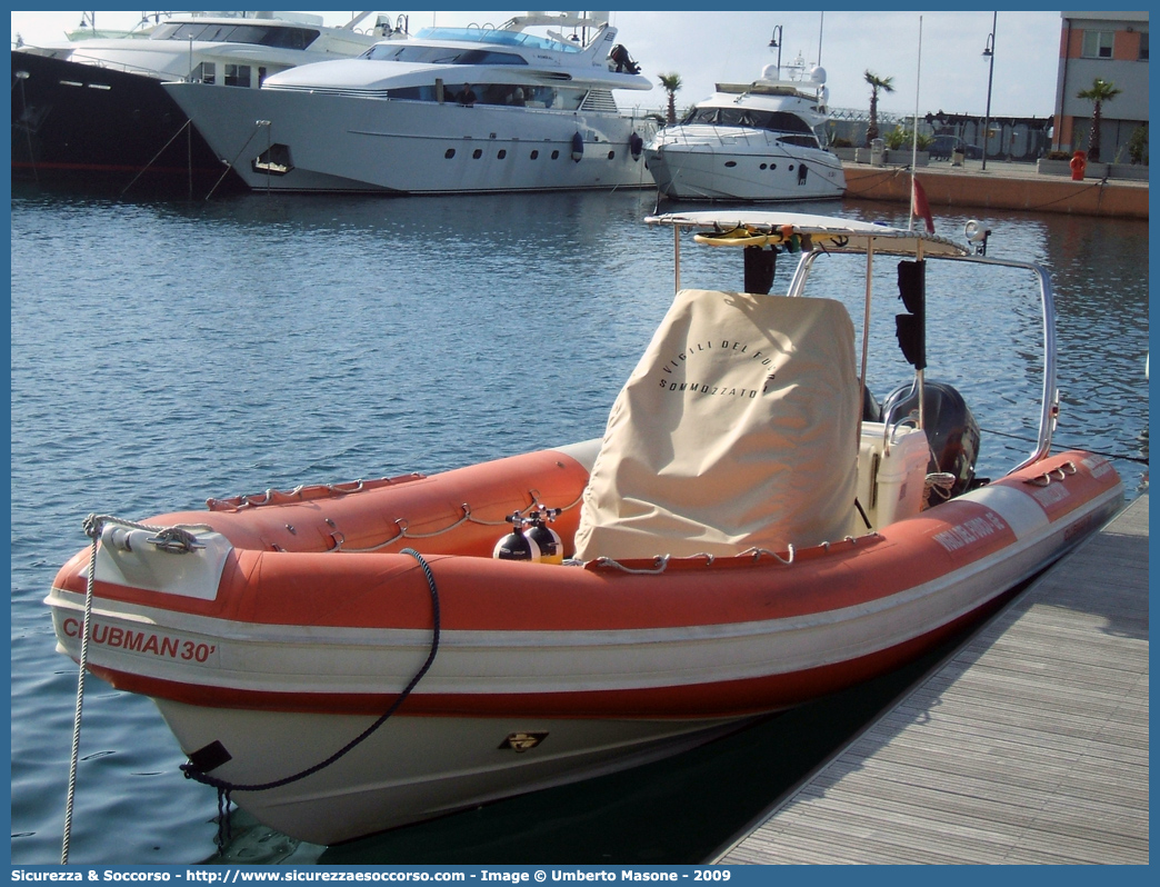 -
Corpo Nazionale Vigili del Fuoco
Nucleo Soccorso Subacqueo e Acquatico
Joker Boat Clubman 30
Parole chiave: Corpo;Nazionale;Vigili del Fuoco;Vigili;Fuoco;Imbarcazione;Battello Pneumatico;Joker Boat;Clubman 30;NSSA;N.S.S.A.;Soccorso;Subacqueo;Acquatico;Sommozzatori;Subacquei