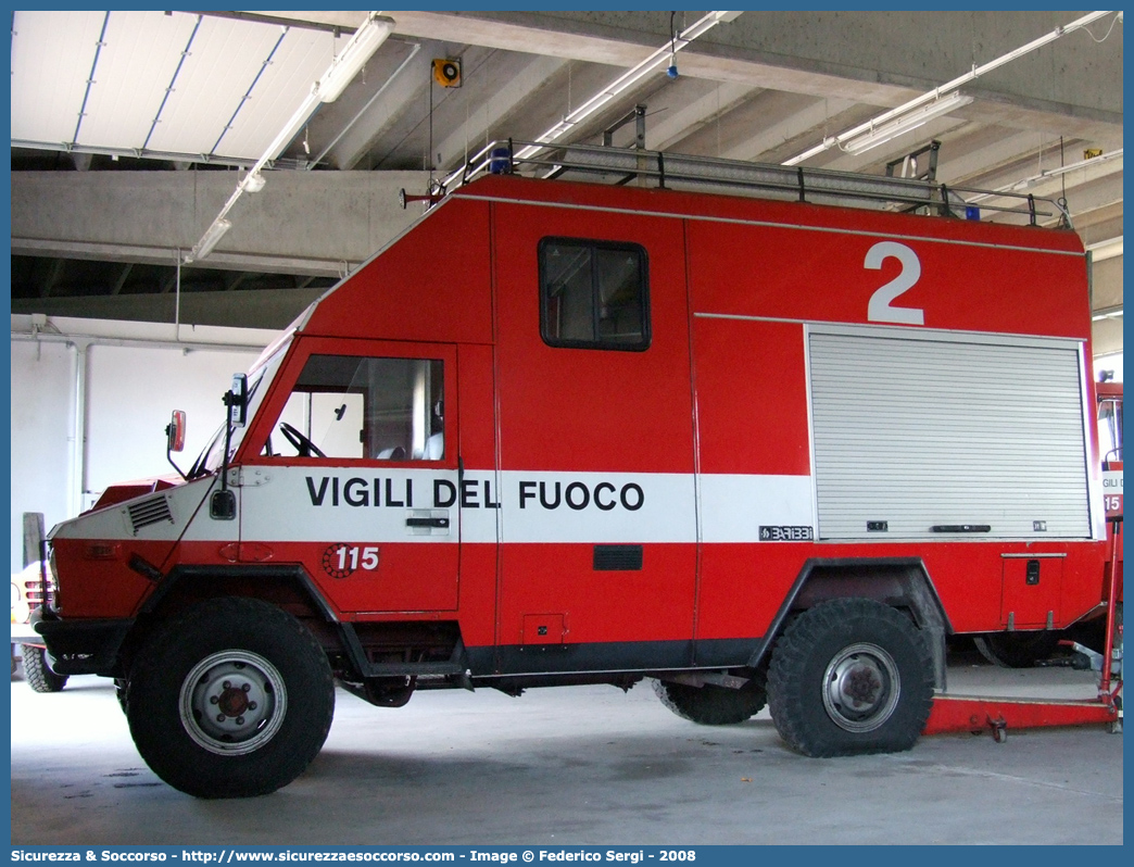 VF 16318
Corpo Nazionale Vigili del Fuoco
Nucleo Aeroportuale
Iveco 40.10WM
Allestitore Baribbi S.p.A.
Parole chiave: Corpo;Nazionale;Vigili del Fuoco;Vigili;Fuoco;Iveco;40.10WM;40.10 WM;VM90;VM 90;Aeroportuale