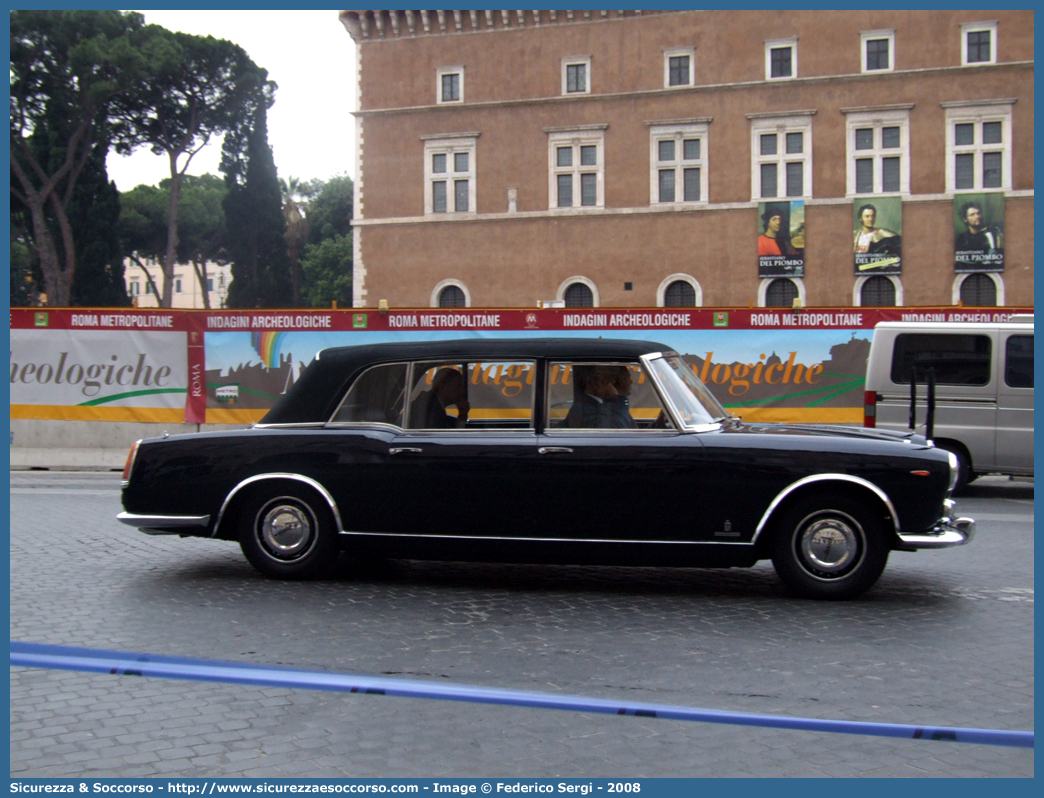 Roma 454308
Presidenza della Repubblica
Lancia Flaminia Cabriolet Landaulet
"Belfiore"
Parole chiave: Presidenza;Repubblica;Lancia;Flaminia;Cabriolet;Landaulet;454308;Belfiore