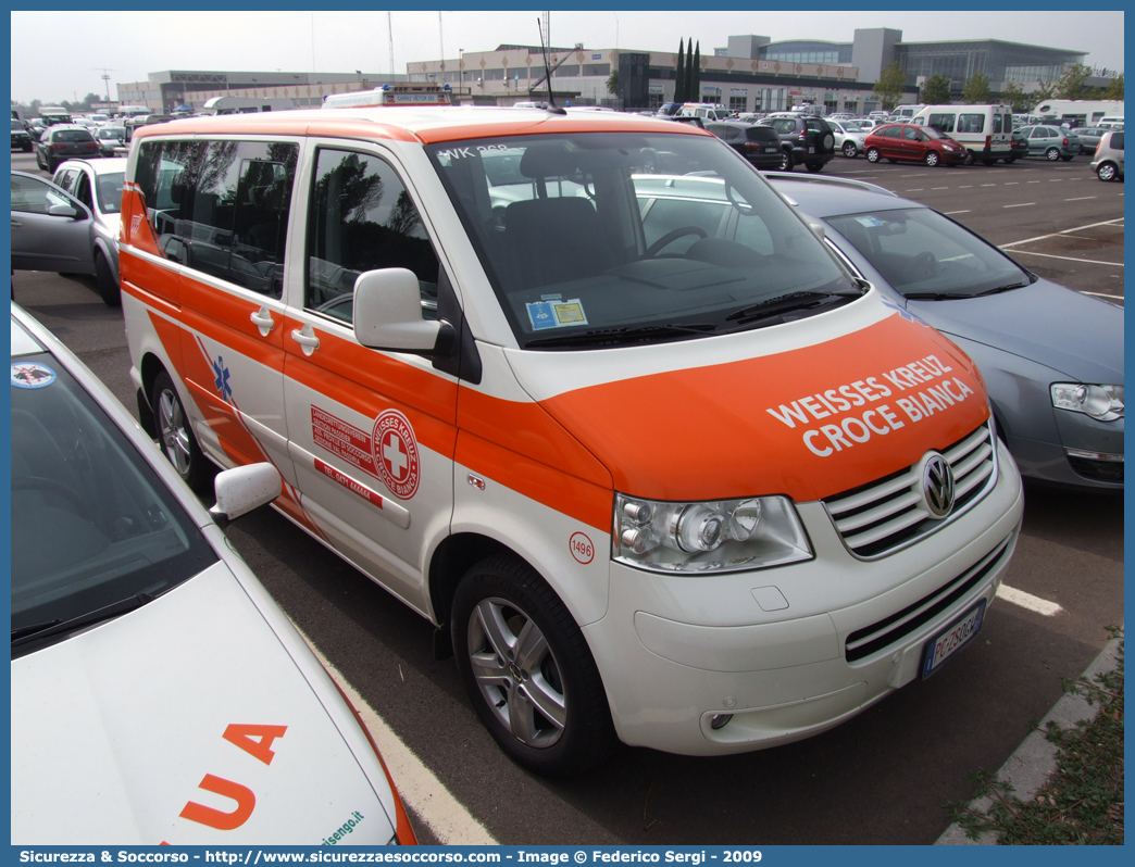 1496 (WK 268)
Croce Bianca - Weisses Kreuz
Sezione di Val Passiria - Sektion Passeier
Volkswagen Transporter T5
Parole chiave: Croce Bianca;Weisses Kreuz;WK;Sezione;Val Passiria;Sektion;Passeier;Volkswagen;Transporter;T5