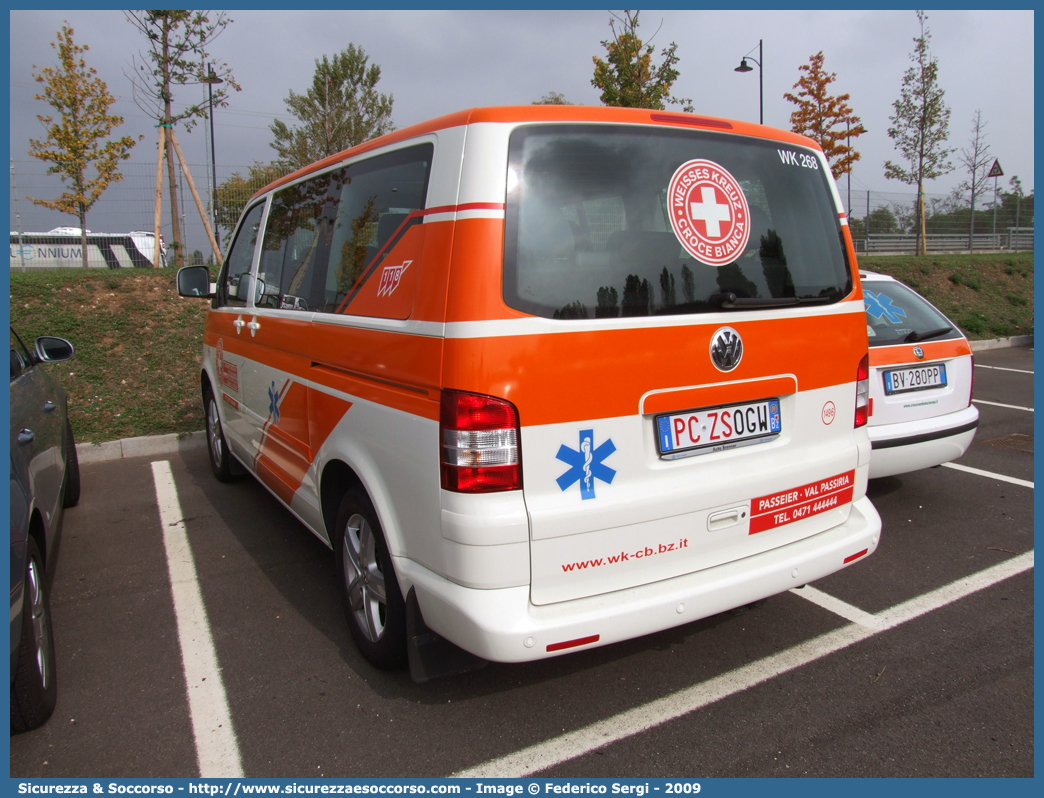 1496 (WK 268)
Croce Bianca - Weisses Kreuz
Sezione di Val Passiria - Sektion Passeier
Volkswagen Transporter T5
Parole chiave: Croce Bianca;Weisses Kreuz;WK;Sezione;Val Passiria;Sektion;Passeier;Volkswagen;Transporter;T5