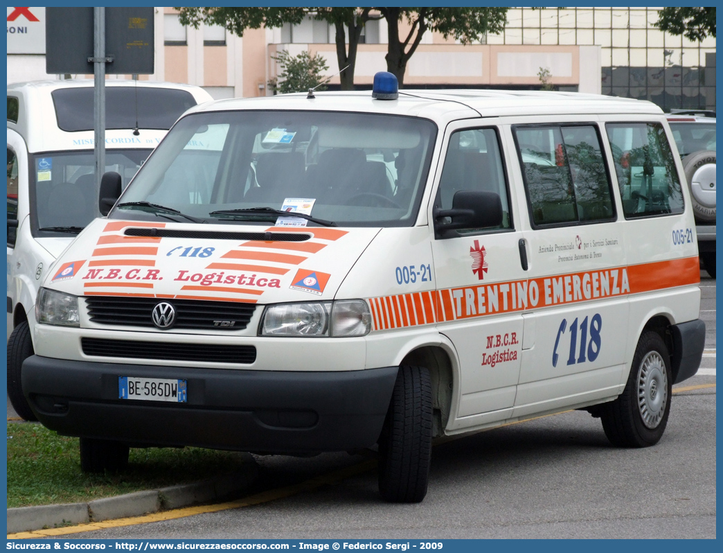 005-21
118 Trentino Emergenza
Volkswagen Transporter T4 restyling
Parole chiave: 118;Trentino;Emergenza;Trento;Volkswagen;Transporter;T4;NBCR;N.B.C.R.