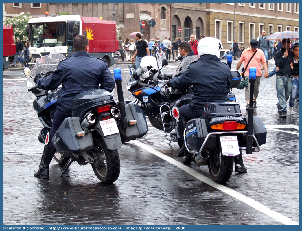 Polizia Penitenziaria 222
Polizia Penitenziaria
Nucleo Traduzioni e Piantonamenti
Aprilia Caponord 1000 I serie
Parole chiave: PolPen;Pol.Pen.;AdiC;A.diC.;Agenti di Custodia;Polizia Penitenziaria;Nucleo;Traduzioni;Piantonamenti;Aprilia;Caponord;1000