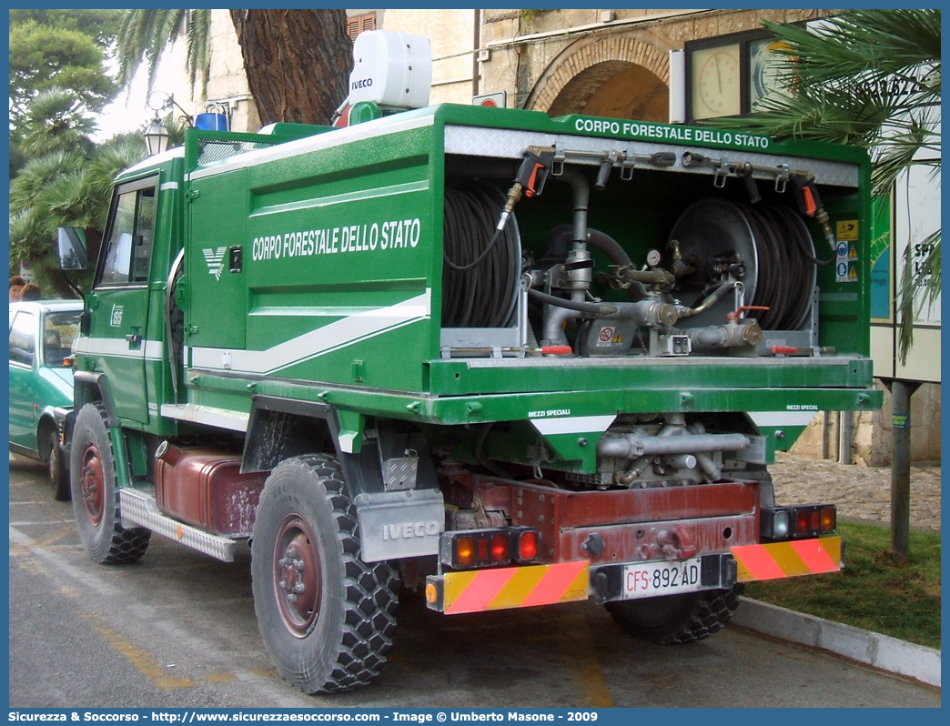 CFS 892AD
Corpo Forestale dello Stato
Nucleo Antincendio Boschivo
Iveco 40-10WM
Parole chiave: Corpo;Forestale;Stato;Corpo Forestale dello Stato;CFS;C.F.S.;Antincendio;Boschivo;AIB;A.I.B.;Iveco;40-10WM;40-10 WM;VM90;VM 90