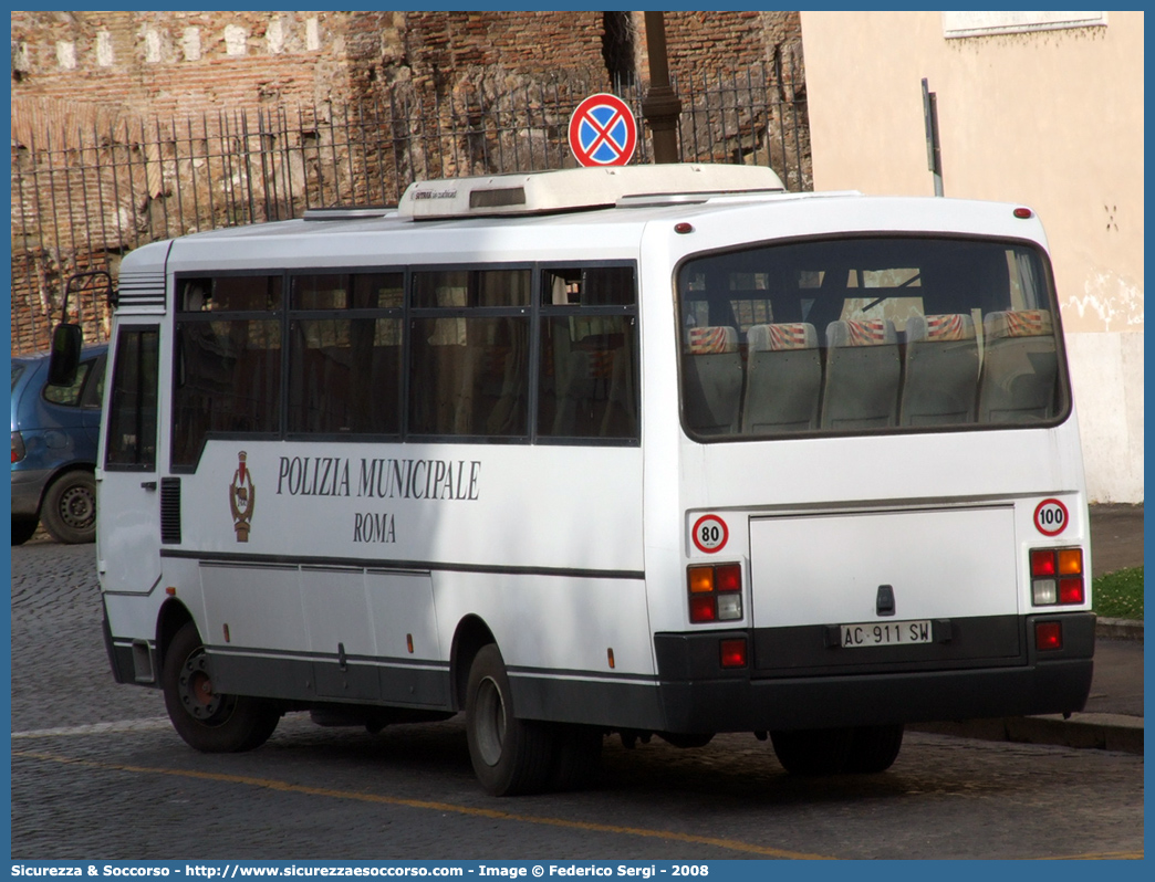 -
Polizia Municipale
Comune di Roma
Iveco 100E18
Parole chiave: Polizia;Locale;Municipale;Roma;Iveco;100E18