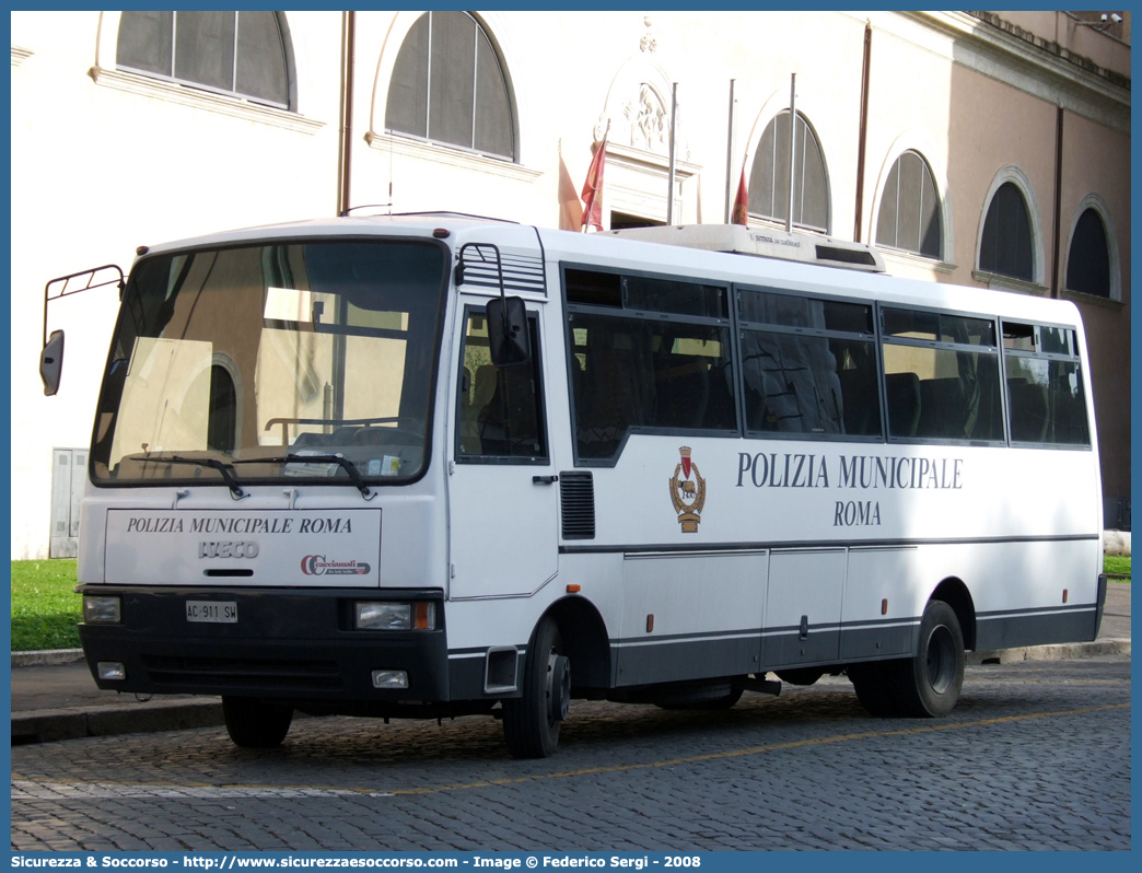 -
Polizia Municipale
Comune di Roma
Iveco 100E18
Parole chiave: Polizia;Locale;Municipale;Roma;Iveco;100E18