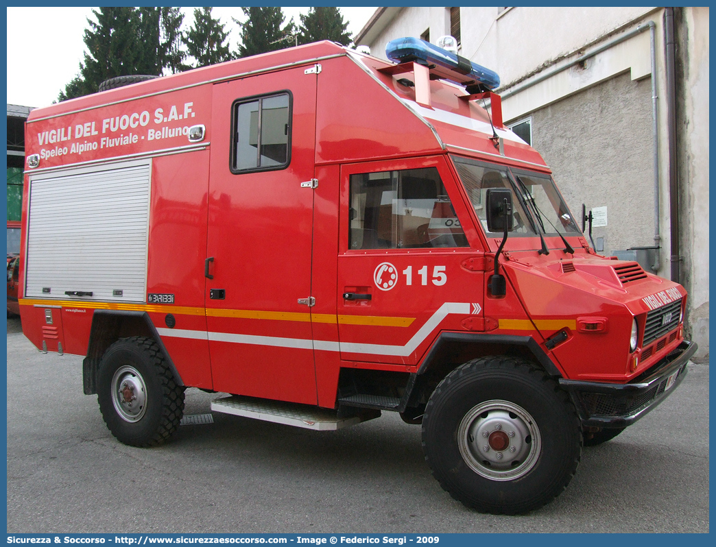 VF 15877
Corpo Nazionale Vigili del Fuoco
Nucleo Speleo Alpino Fluviale
Iveco 40.10WM
Parole chiave: Corpo;Nazionale;Vigili del Fuoco;Vigili;Fuoco;Iveco;40.10WM;40.10 WM;VM90;VM 90;SAF;S.A.F.;Speleo;Alpino;Fluviale